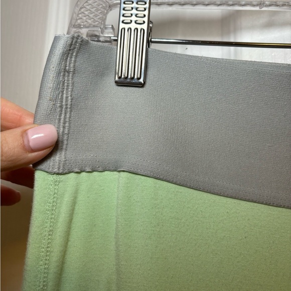 HOAKA APPAREL - Grey & Bamboo Leggings in Size XL - Picture 6 of 8